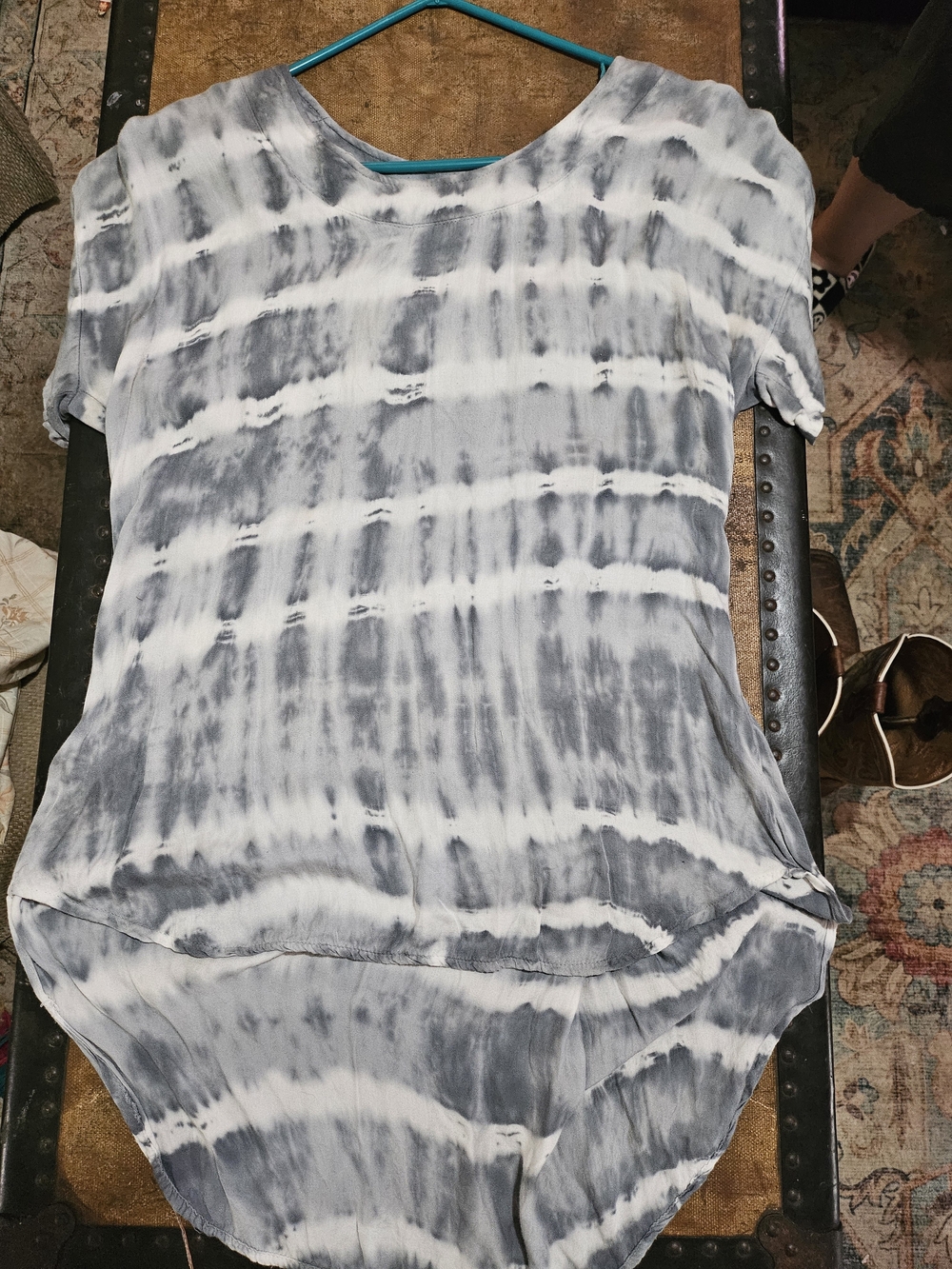 Mona B Gray and White Tie-Dye Short Sleeve Blouse